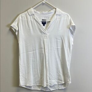GAP Women's Classic White Blouse